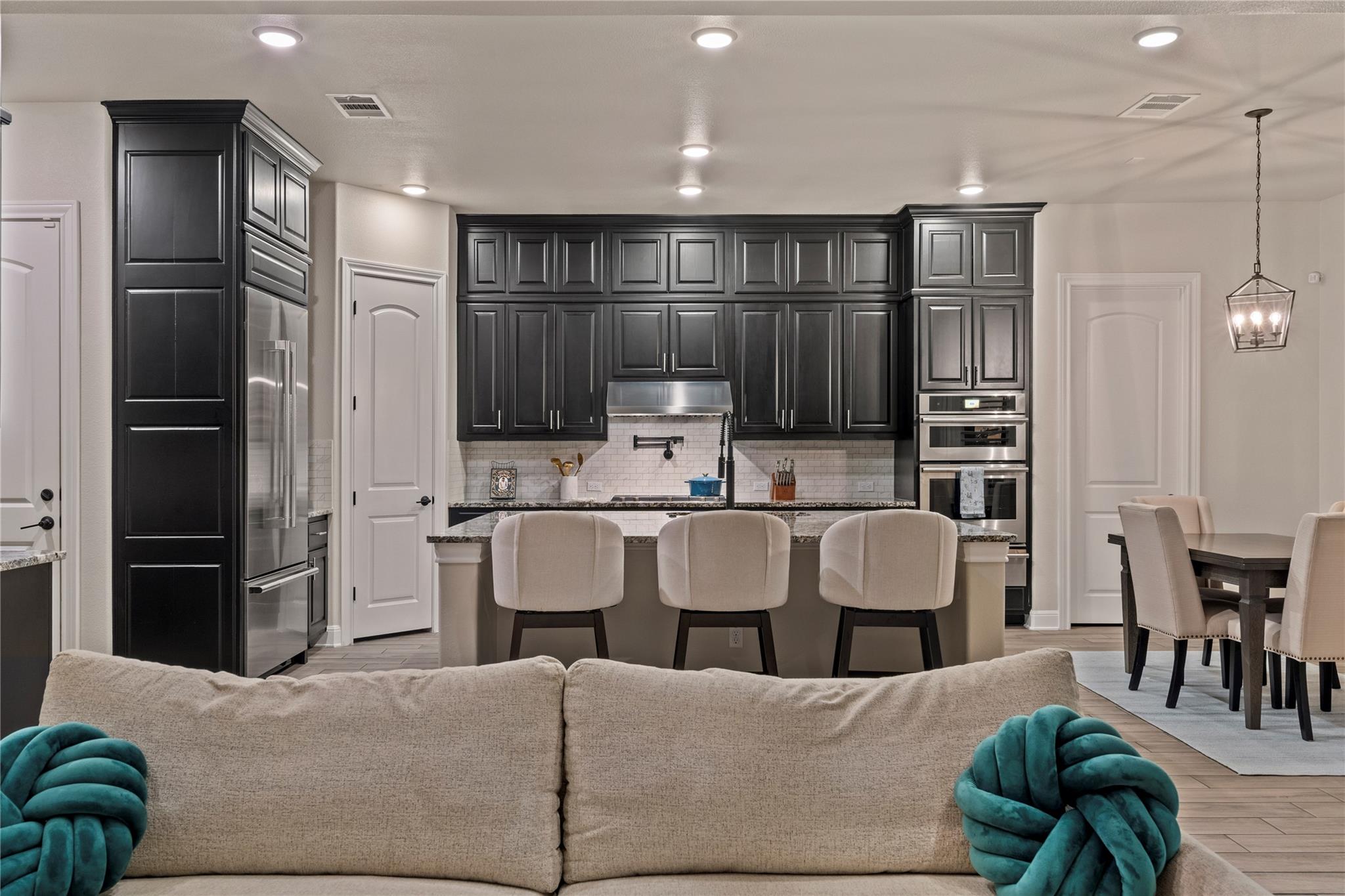 2513 Long Lasso Pass, Leander, TX 78641