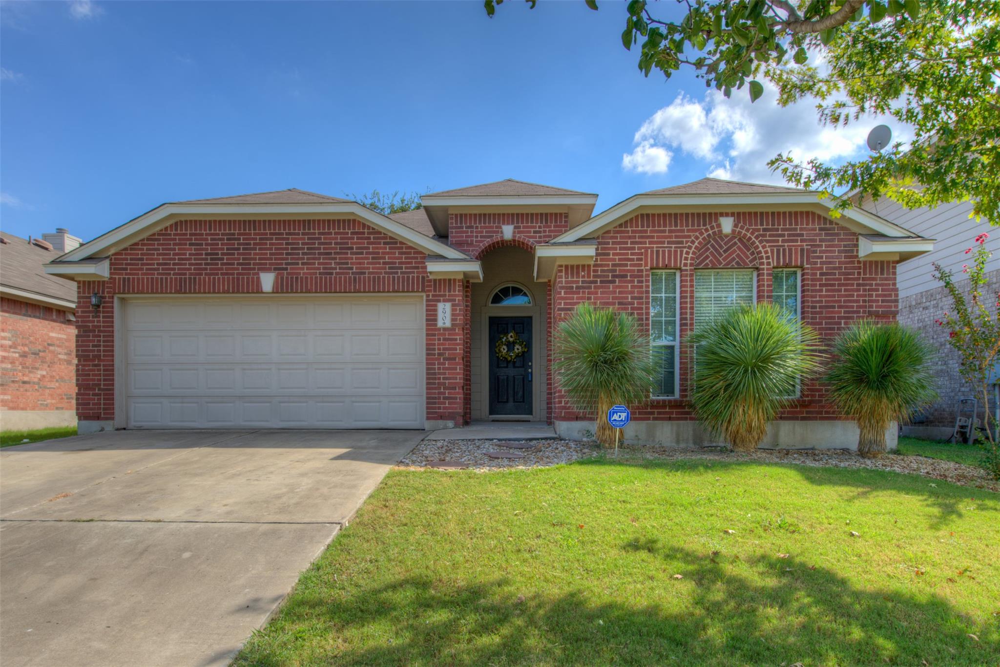 290 Middle Crk, Buda, TX 78610