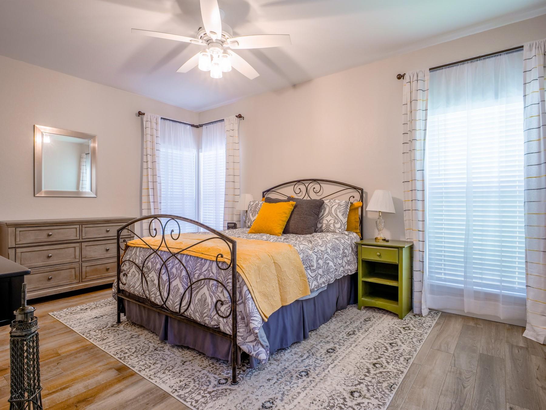 313 Meadowlakes Dr, Meadowlakes, TX 78654