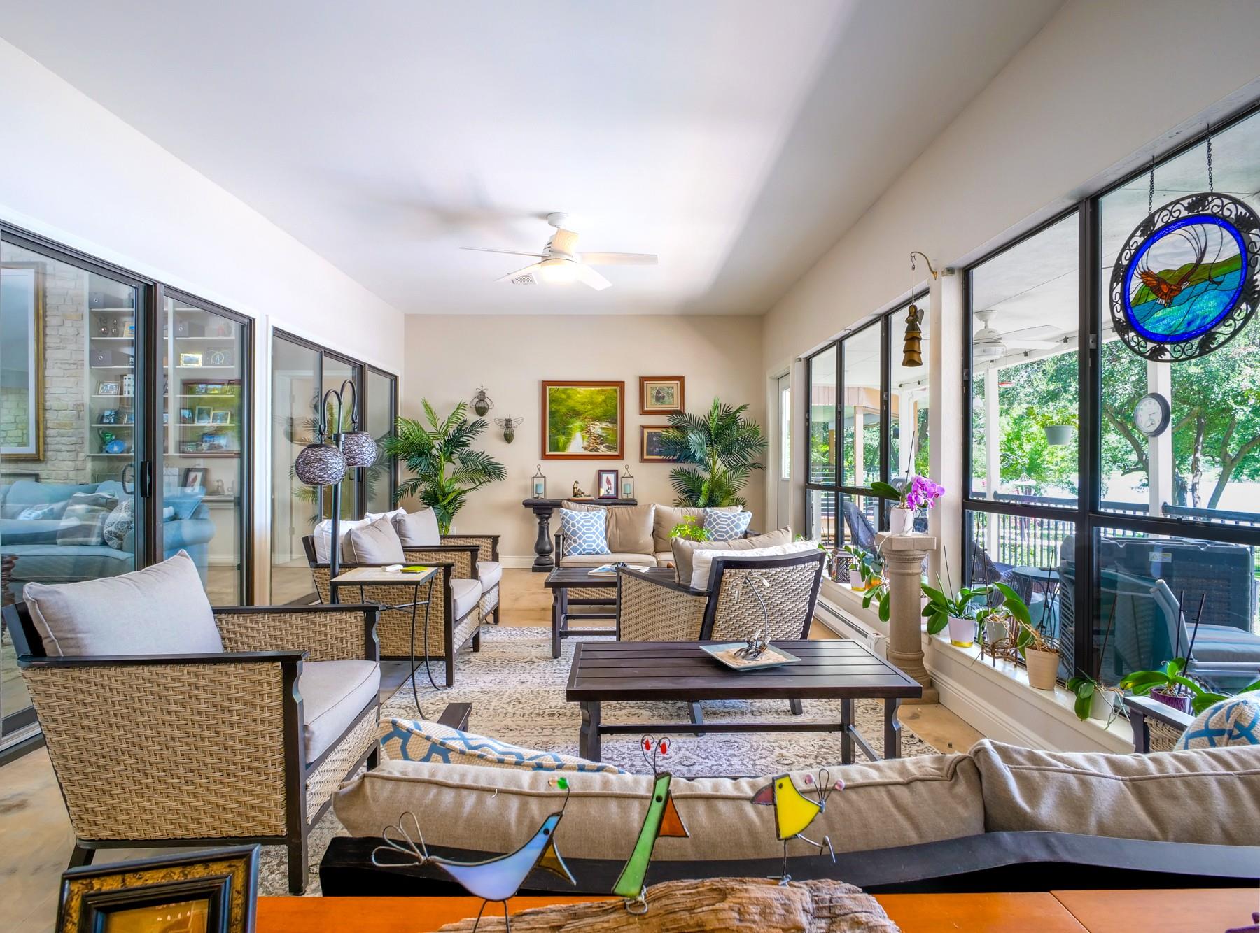 313 Meadowlakes Dr, Meadowlakes, TX 78654