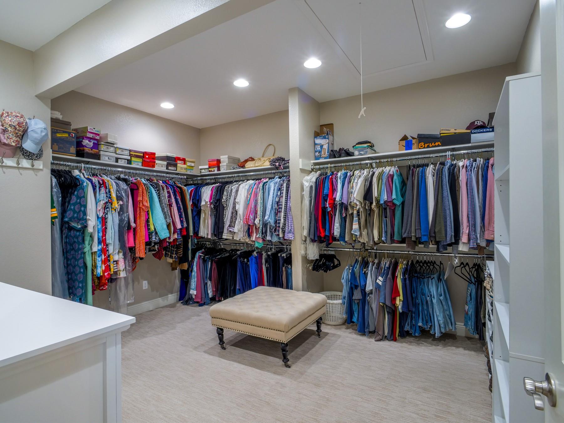 313 Meadowlakes Dr, Meadowlakes, TX 78654