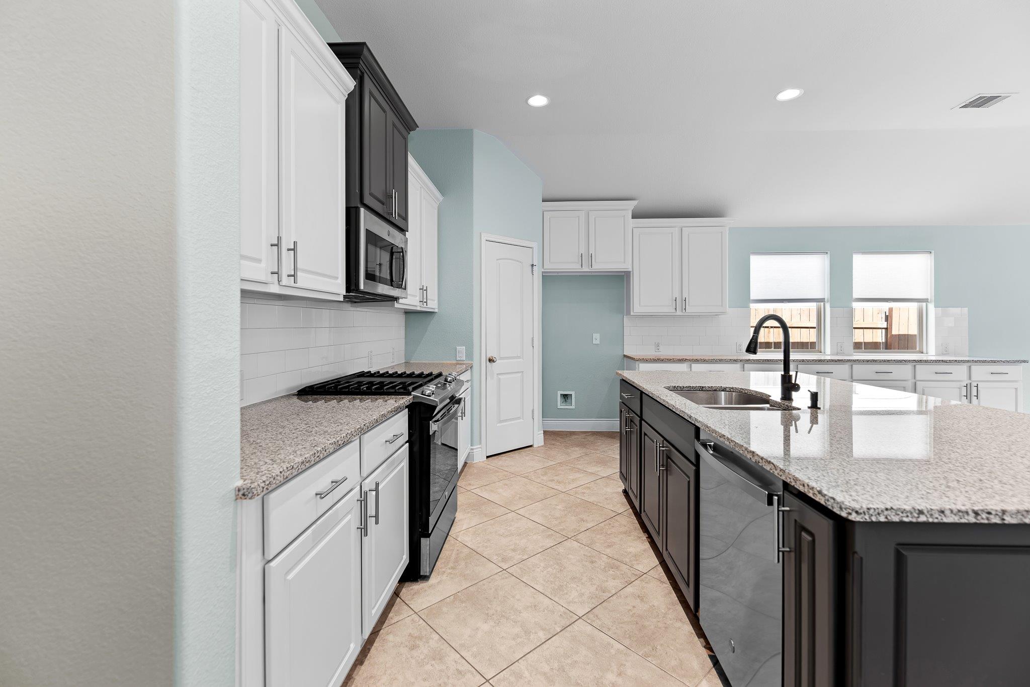 217 Serrano St, Georgetown, TX 78628