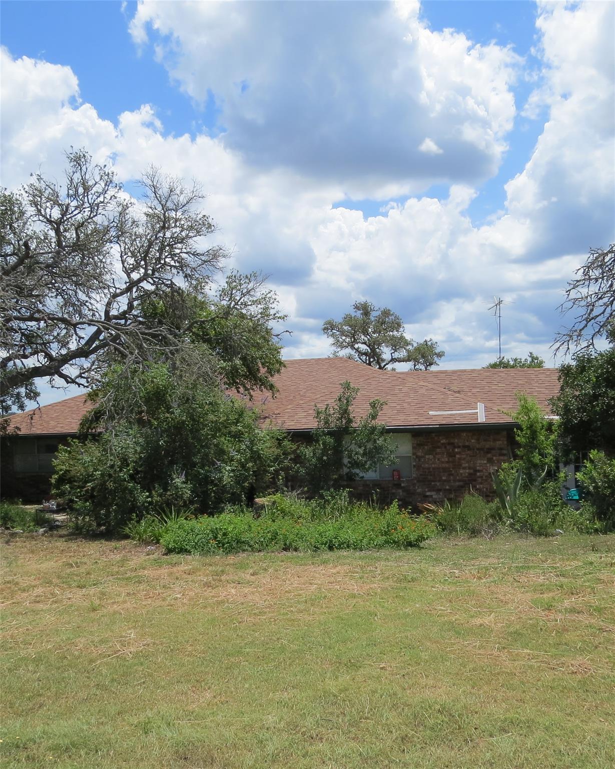 300 Oak Springs Dr, Dripping Springs, TX 78620