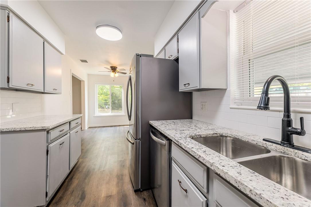 1009 Field St, San Marcos, TX 78666