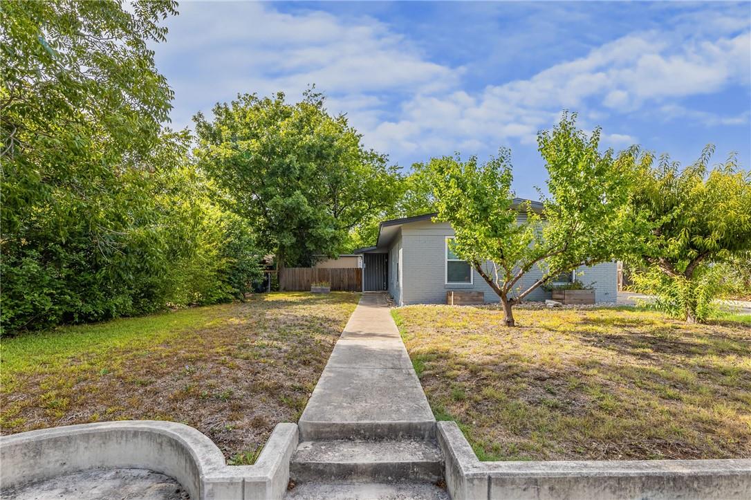 1009 Field St, San Marcos, TX 78666