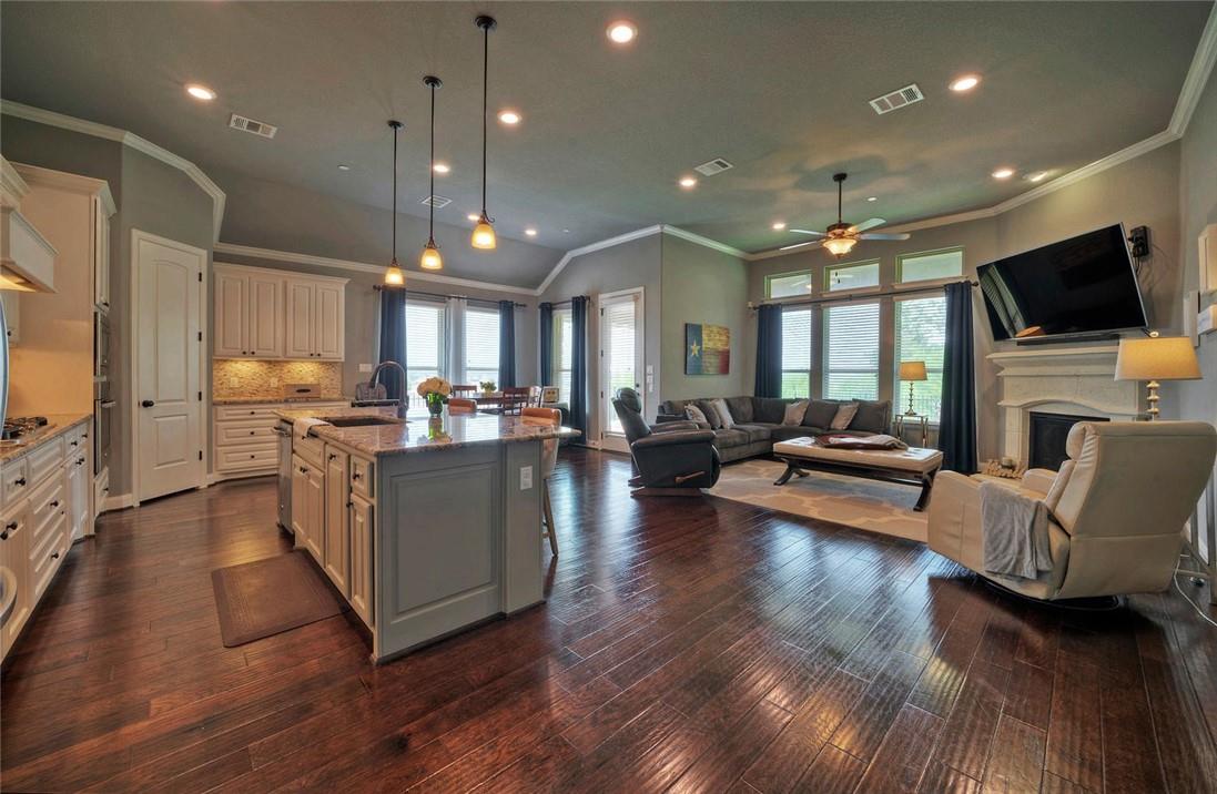 101 Maxwell Way, Austin, TX 78738