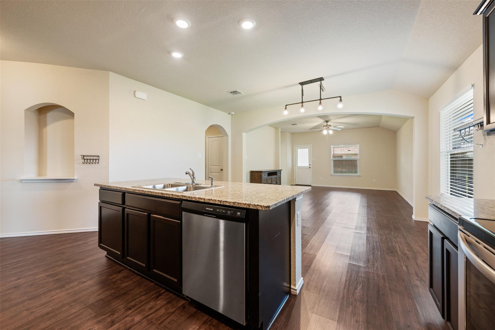 152 Beth Ann Loop, Taylor, TX 76574