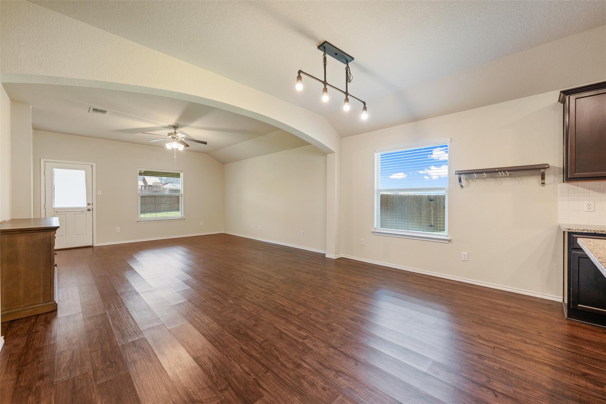 152 Beth Ann Loop, Taylor, TX 76574