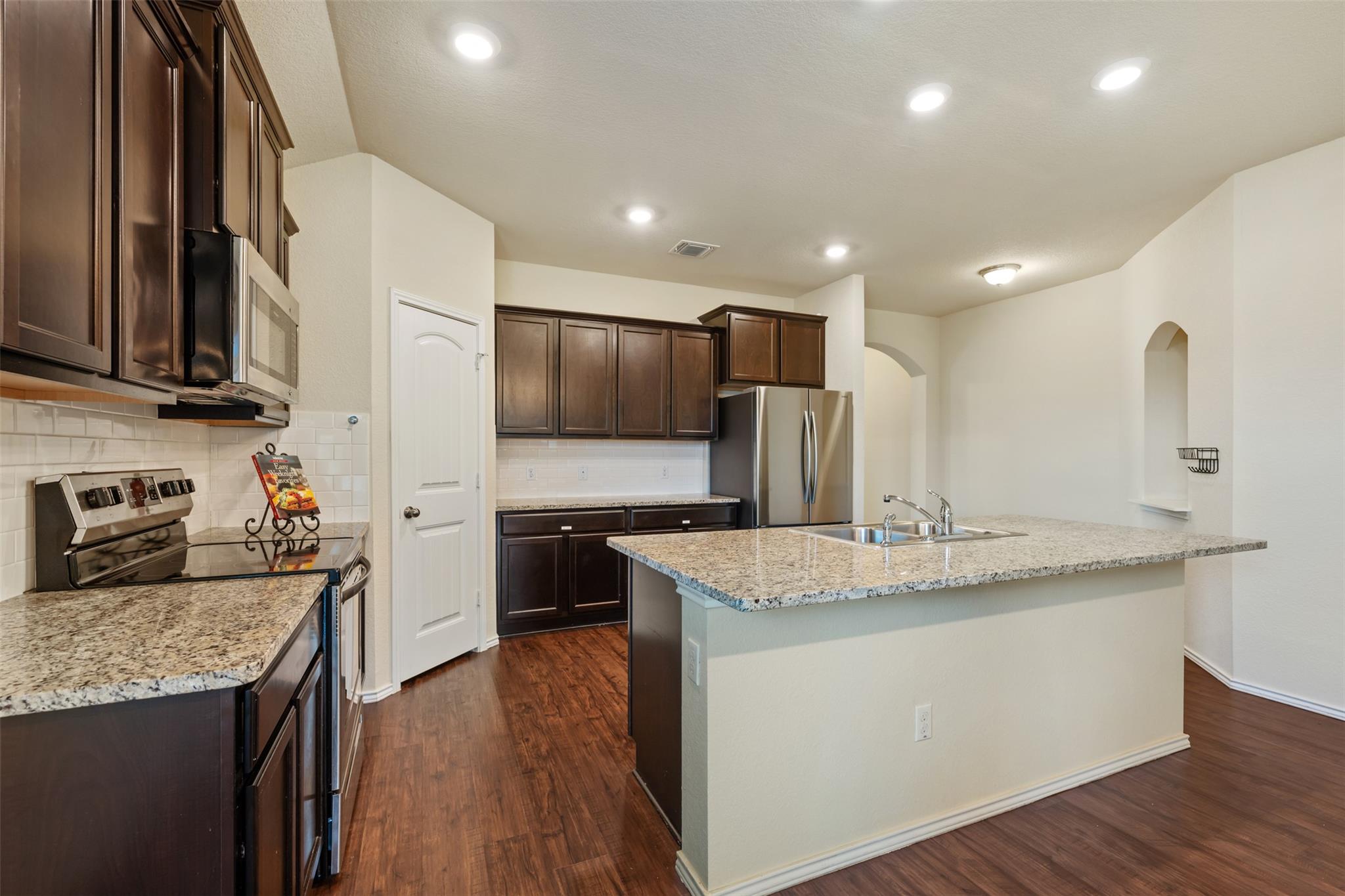 152 Beth Ann Loop, Taylor, TX 76574