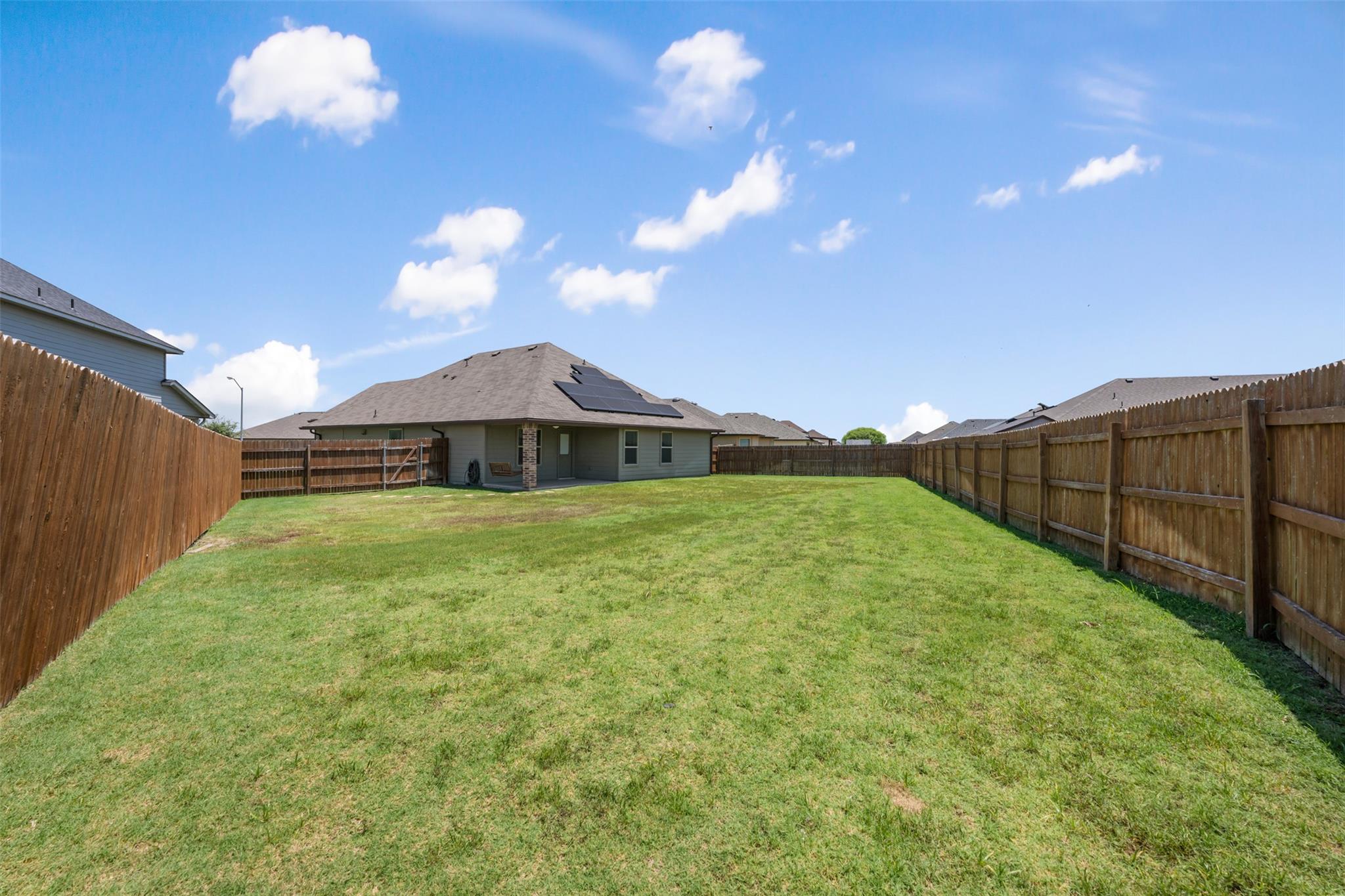 152 Beth Ann Loop, Taylor, TX 76574