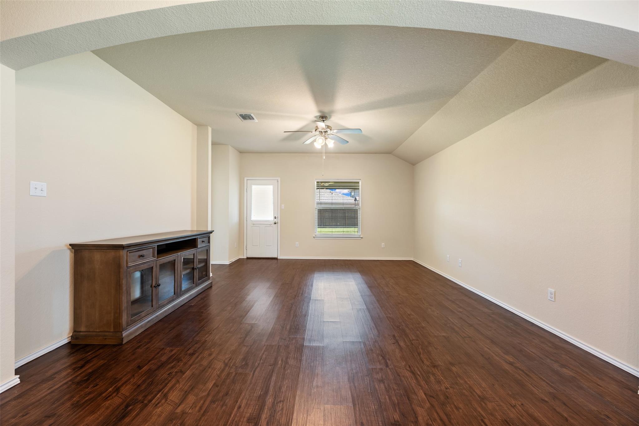 152 Beth Ann Loop, Taylor, TX 76574