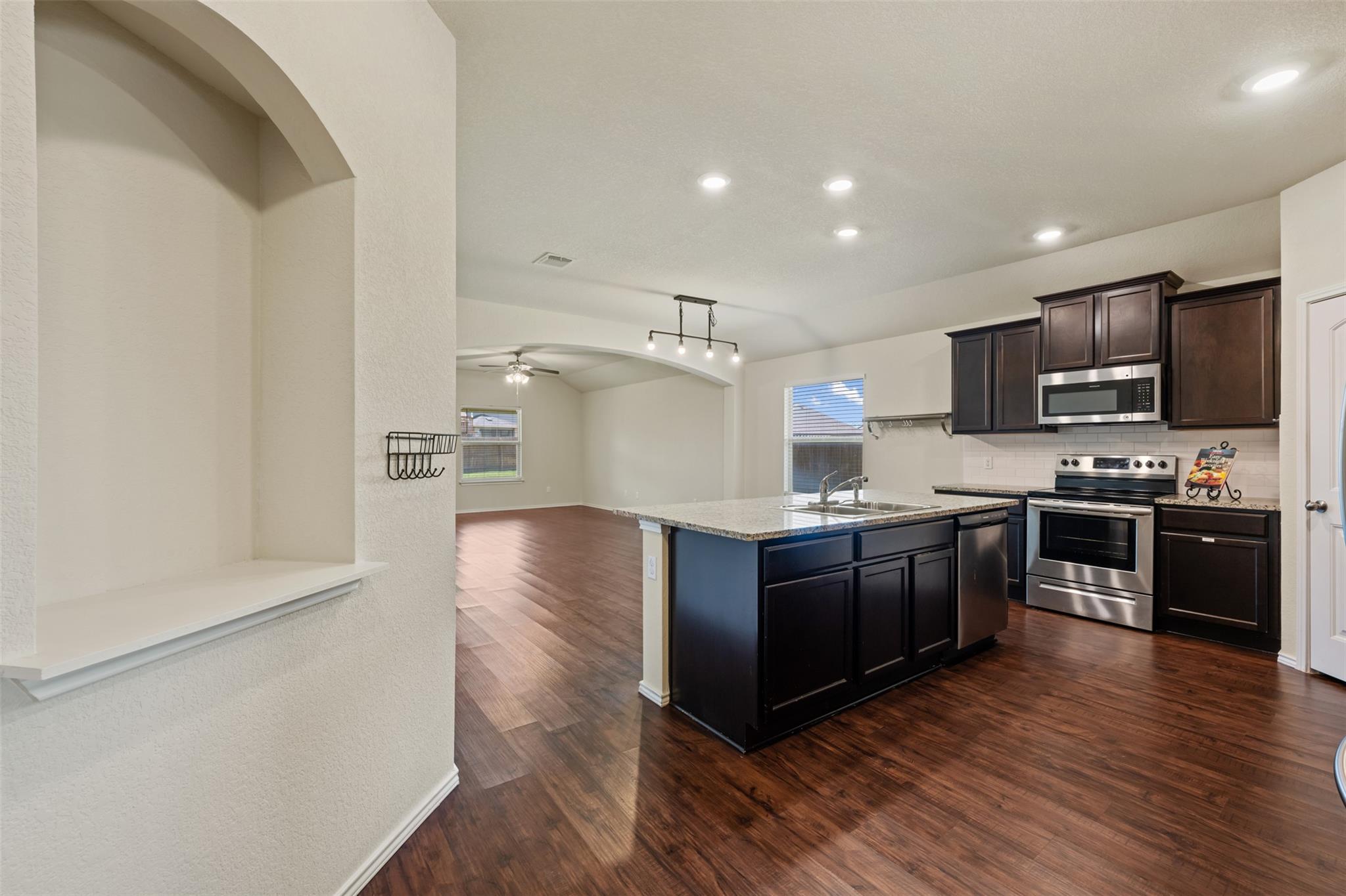 152 Beth Ann Loop, Taylor, TX 76574