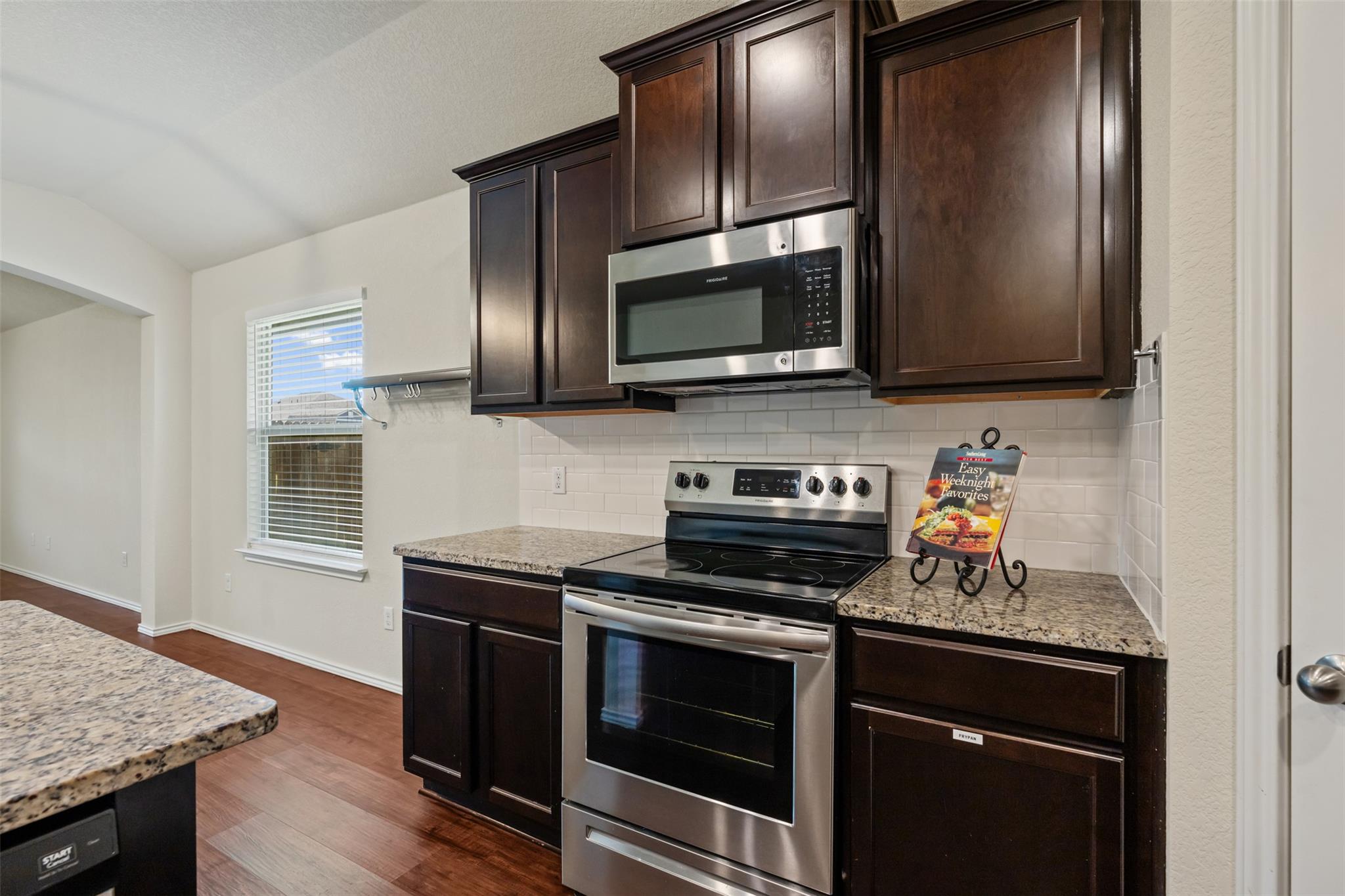 152 Beth Ann Loop, Taylor, TX 76574