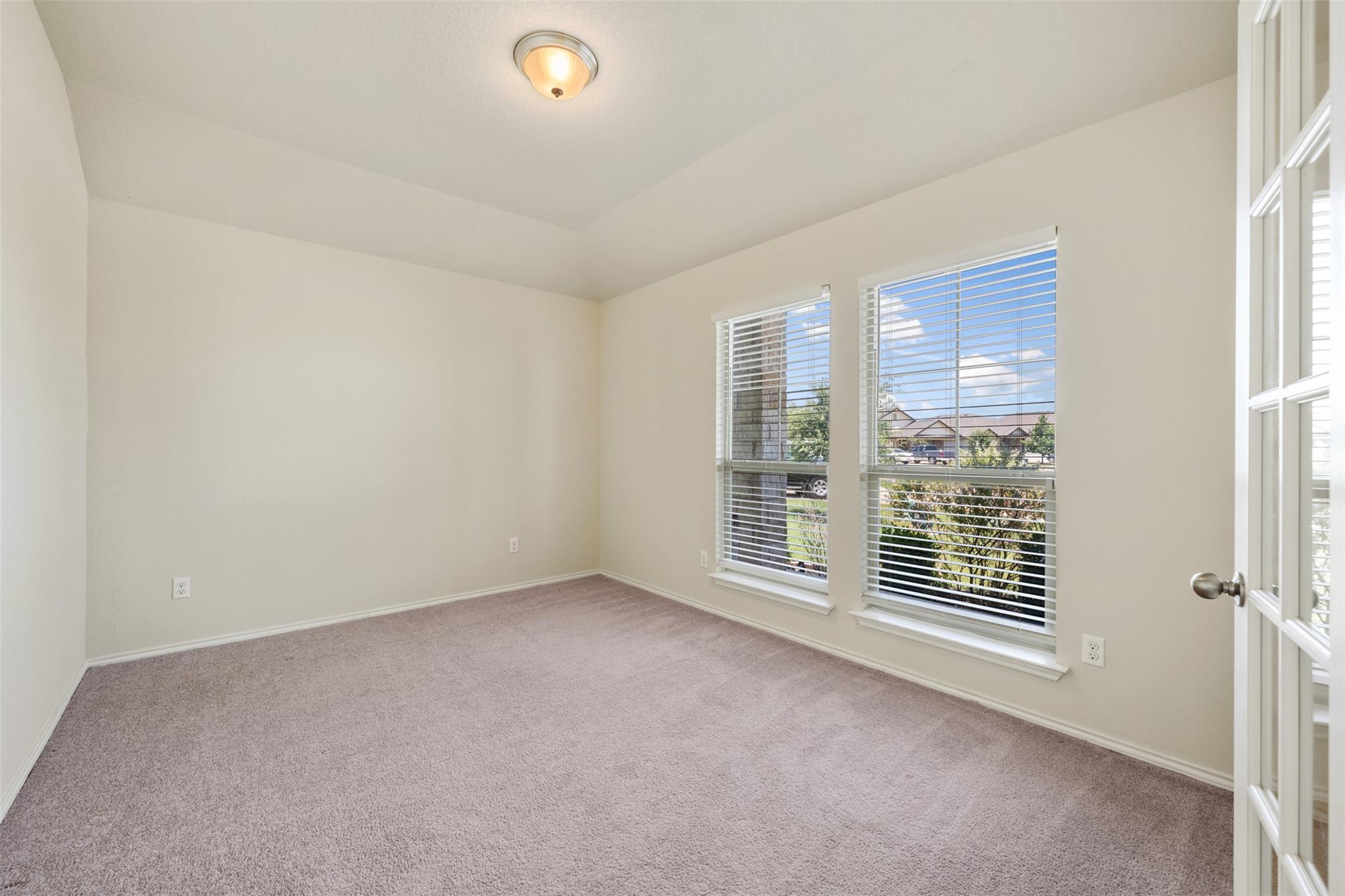 152 Beth Ann Loop, Taylor, TX 76574