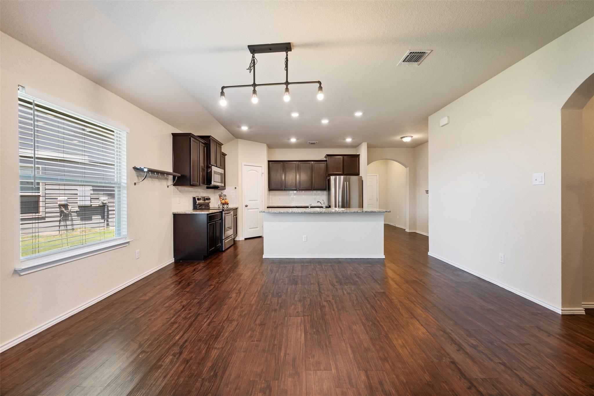 152 Beth Ann Loop, Taylor, TX 76574