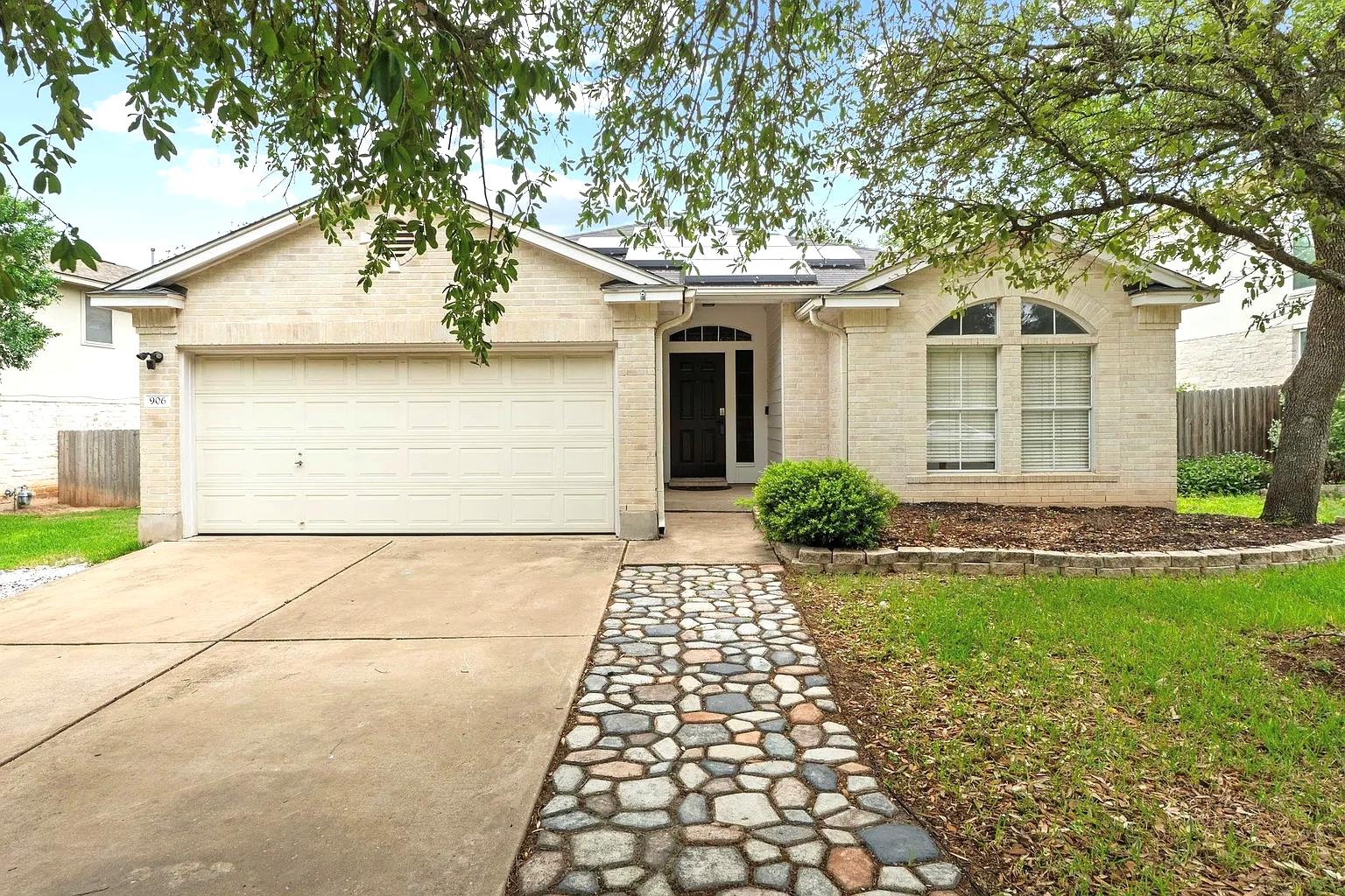 906 Mammoth Ct, Round Rock, TX 78681