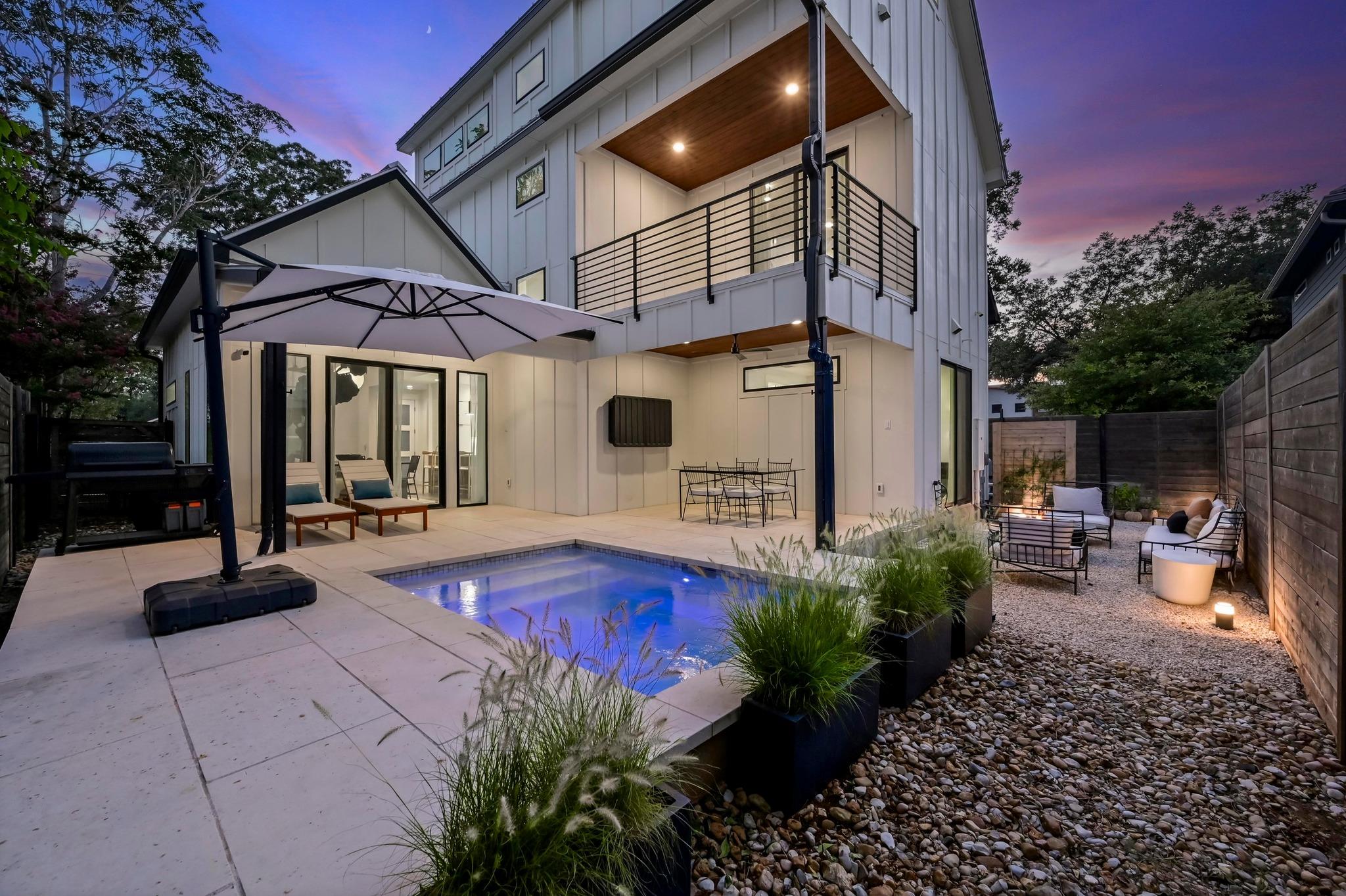 2104 E 2nd St # 1, Austin, TX 78702