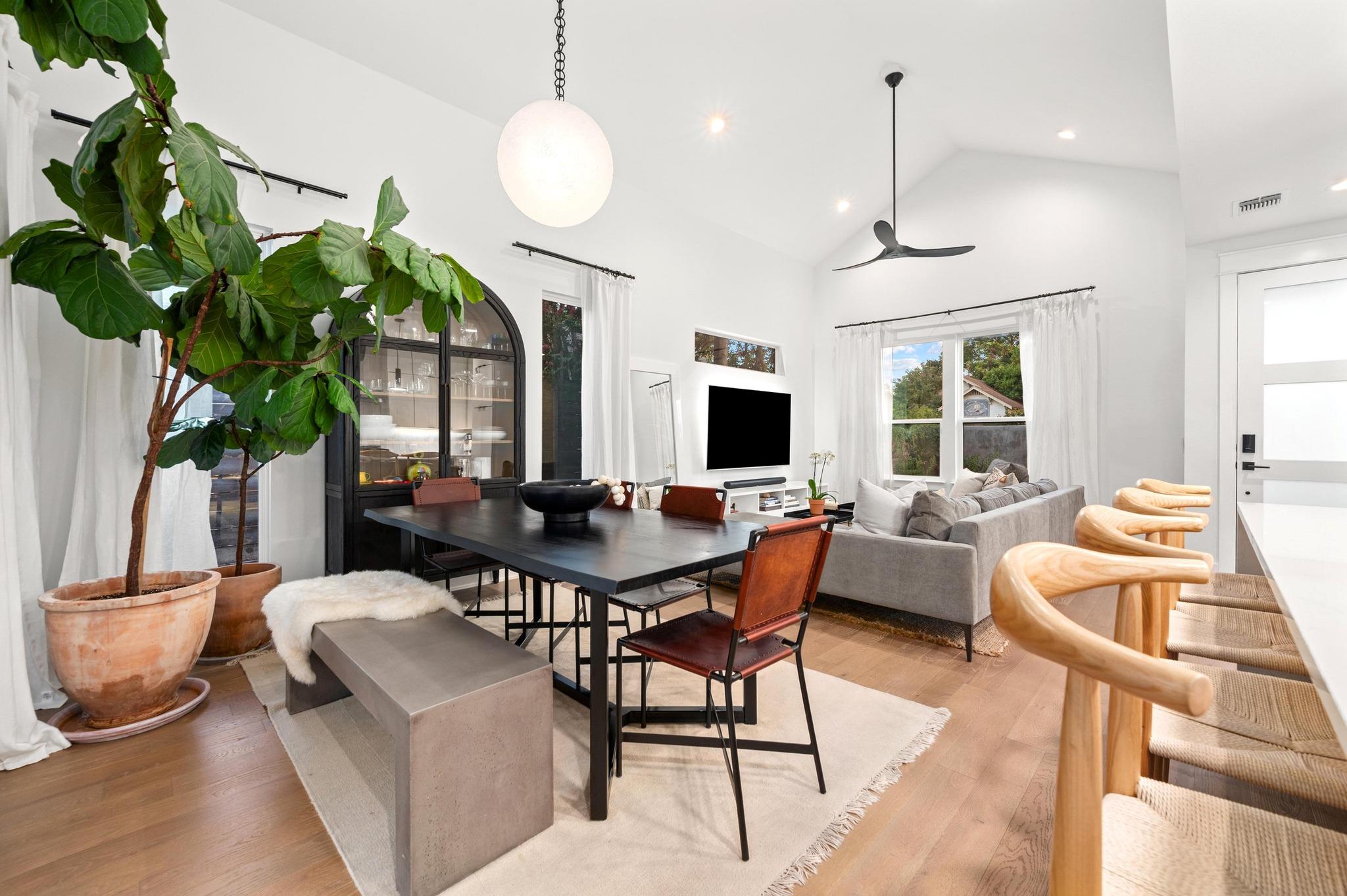 2104 E 2nd St # 1, Austin, TX 78702