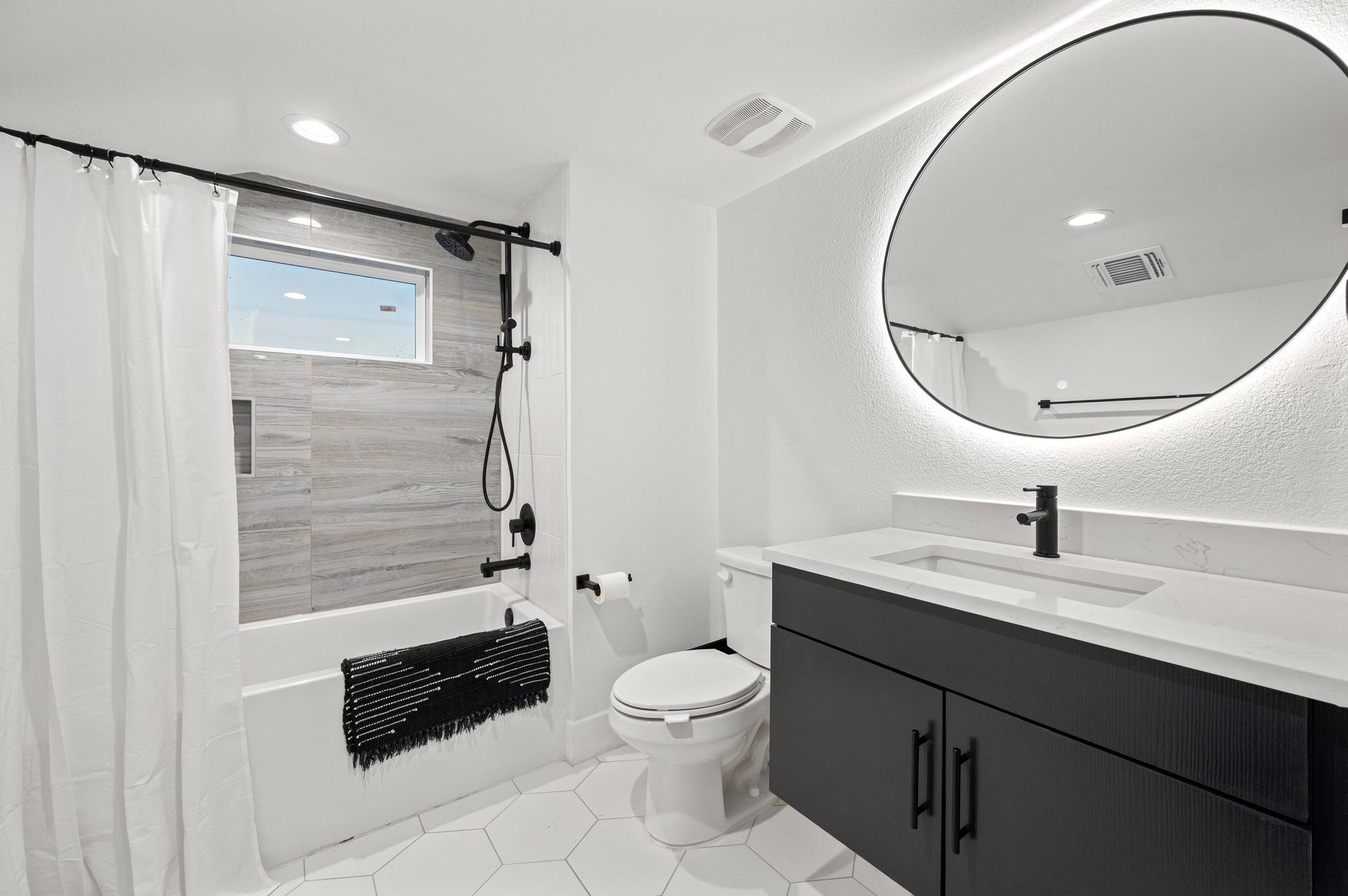 2104 E 2nd St # 1, Austin, TX 78702