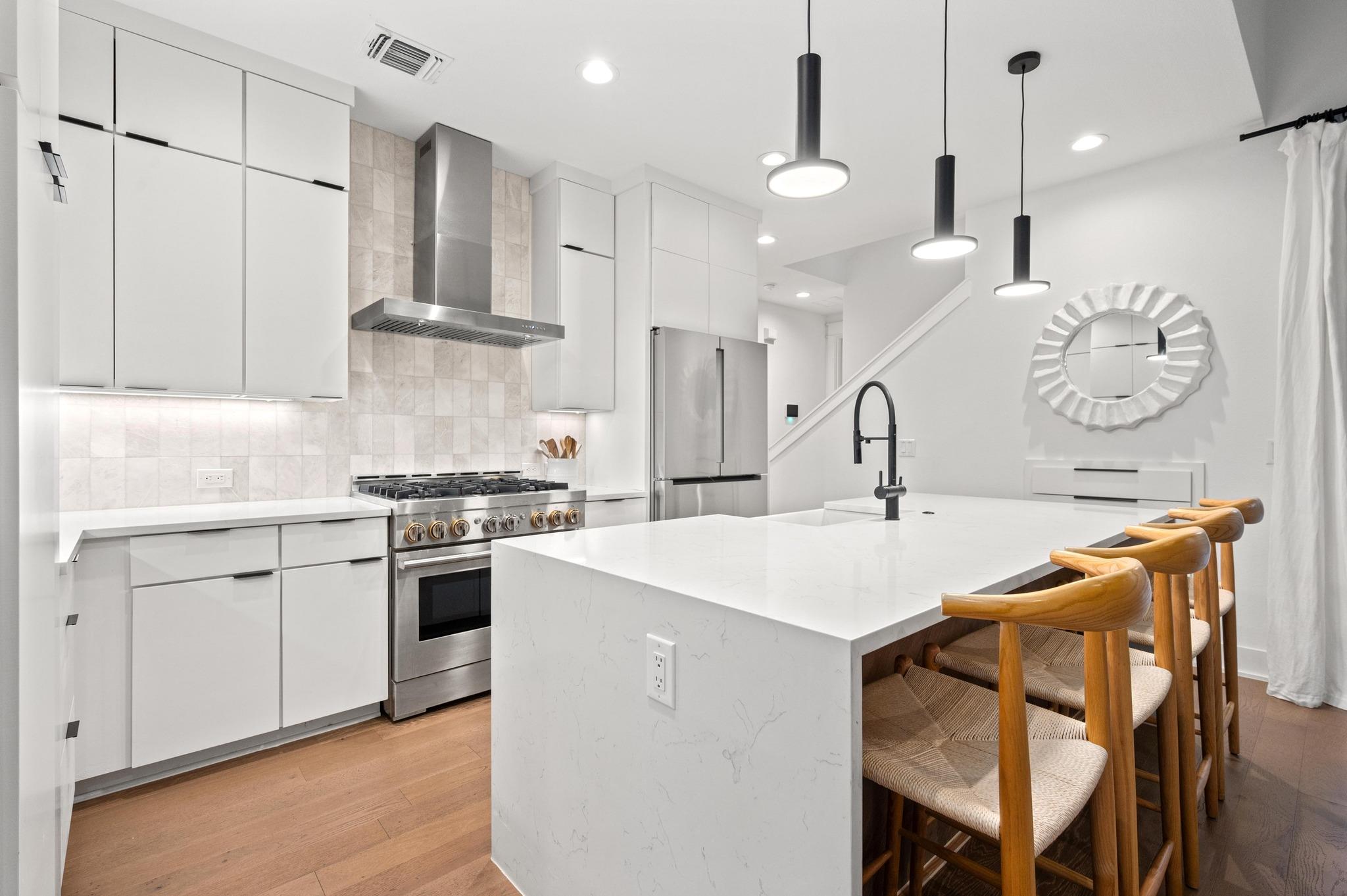 2104 E 2nd St # 1, Austin, TX 78702