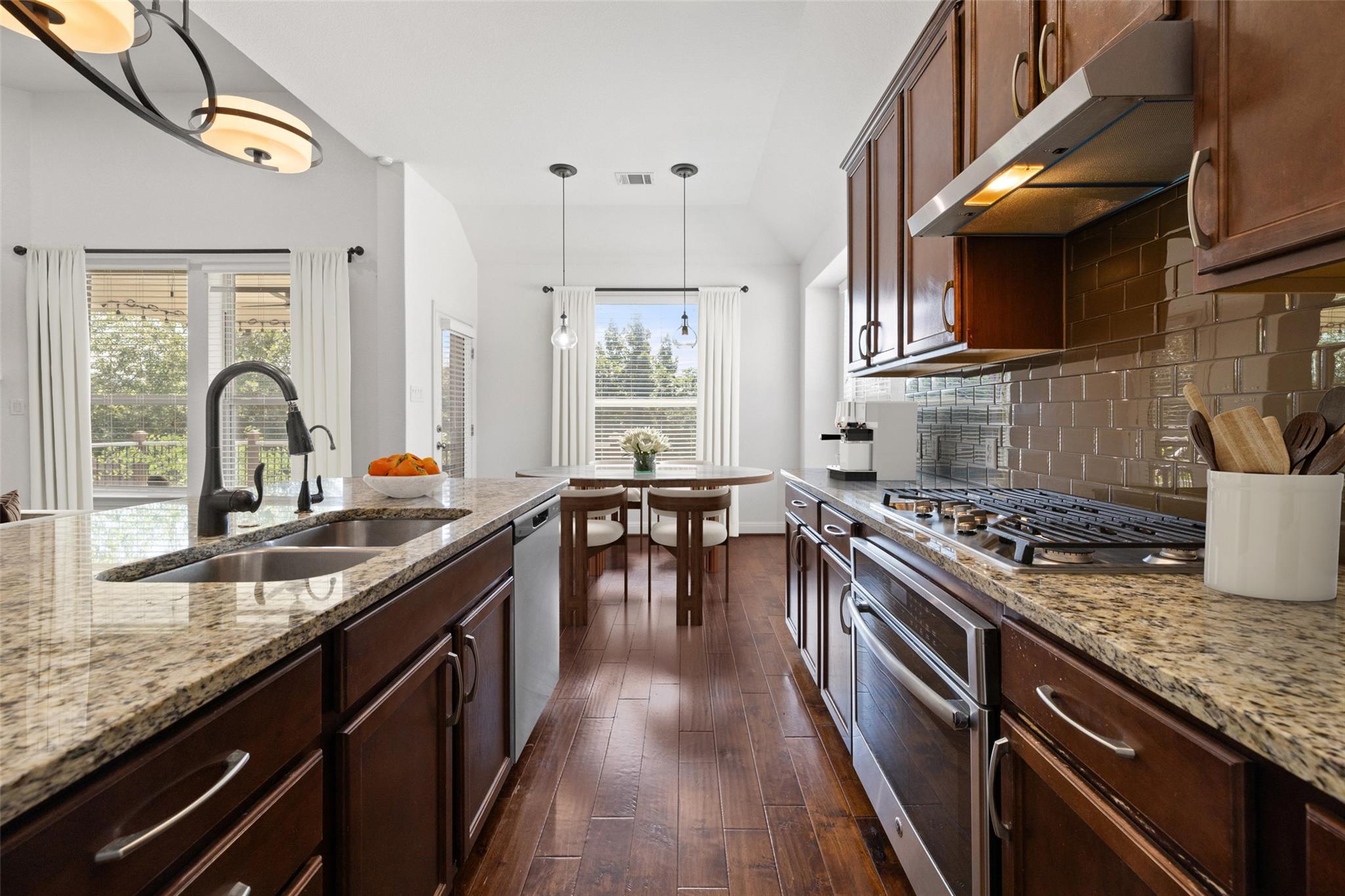 5617 Rio Chama Cv, Austin, TX 78738