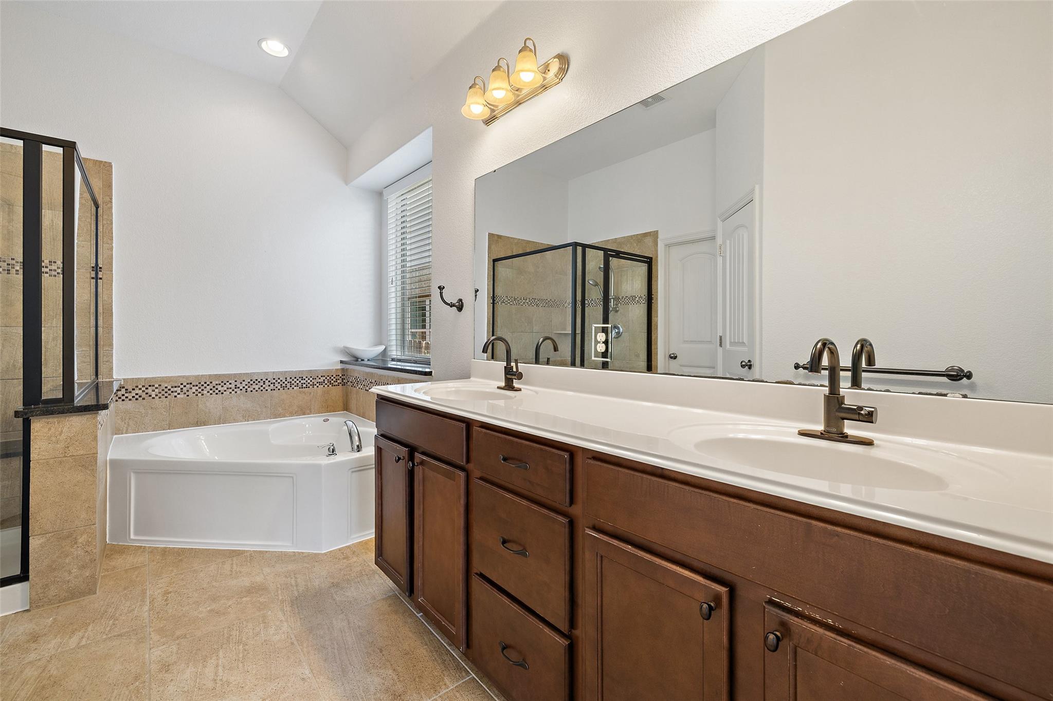 5617 Rio Chama Cv, Austin, TX 78738