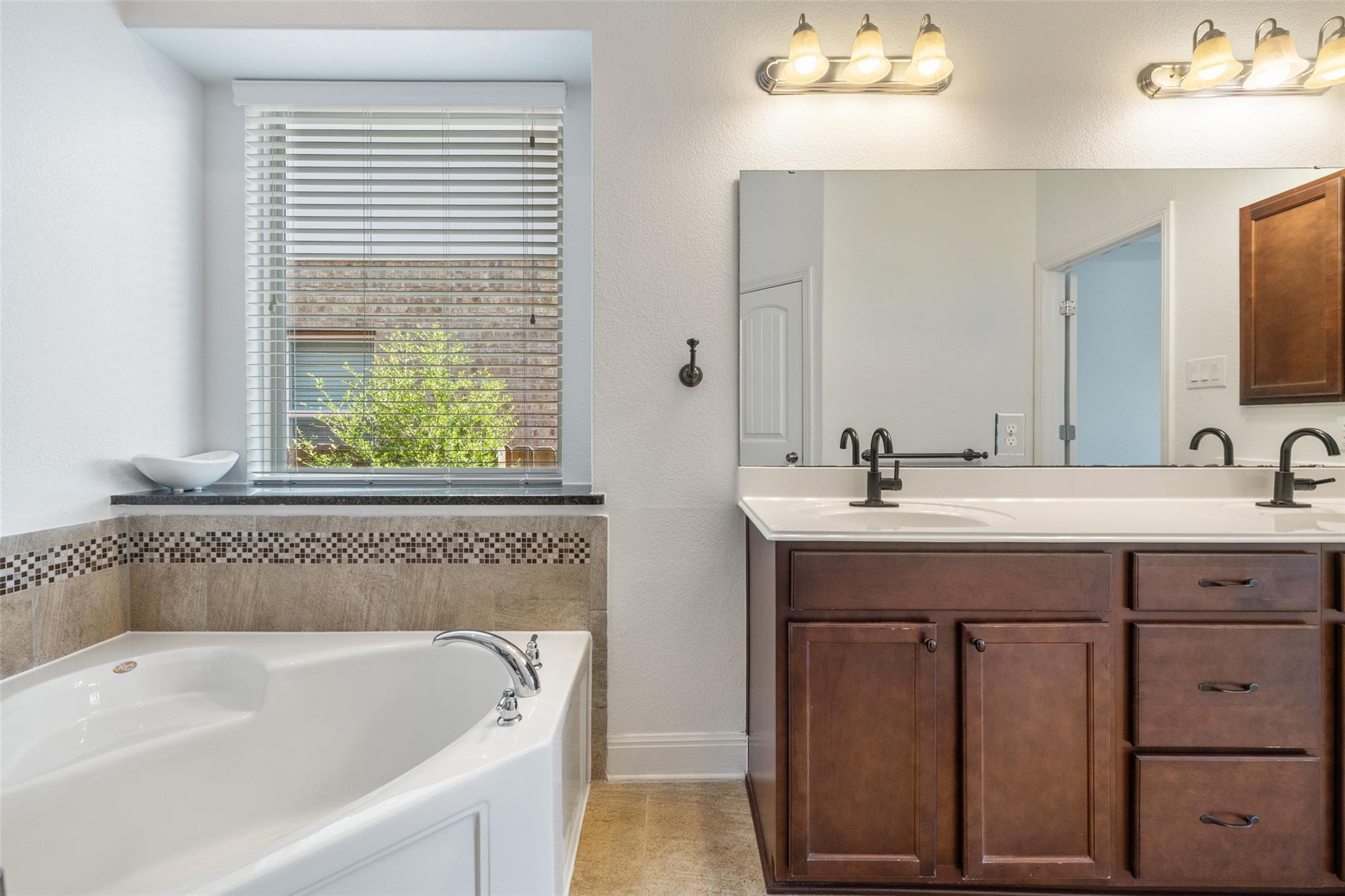 5617 Rio Chama Cv, Austin, TX 78738