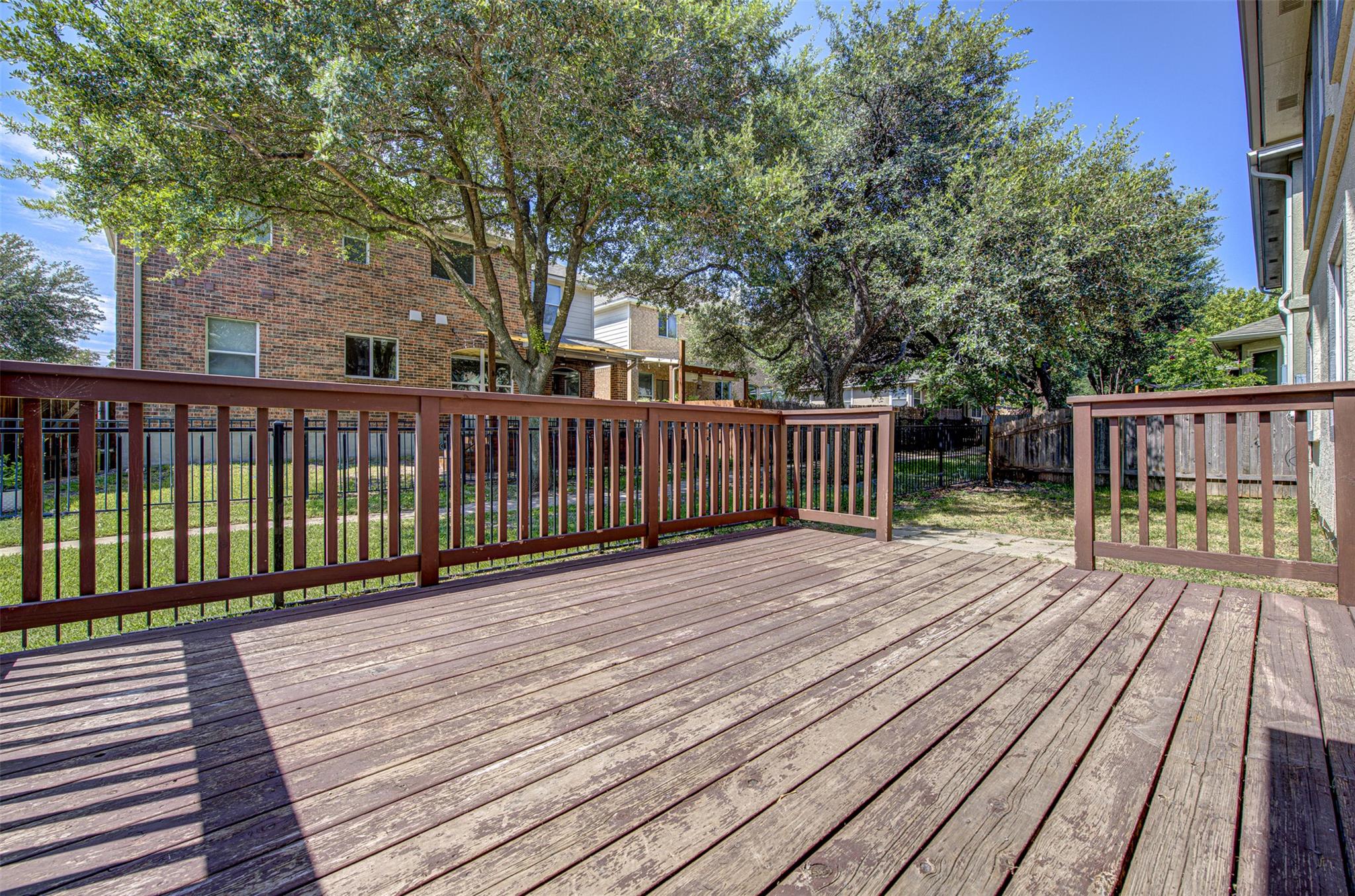 1817 Rosenborough Ln N, Round Rock, TX 78665