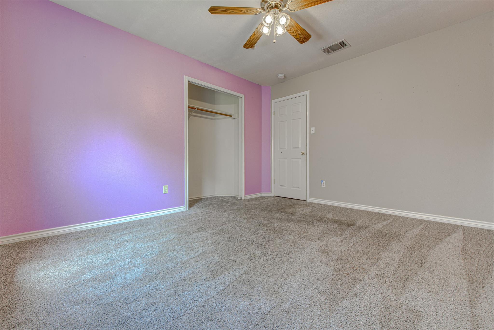 1817 Rosenborough Ln N, Round Rock, TX 78665