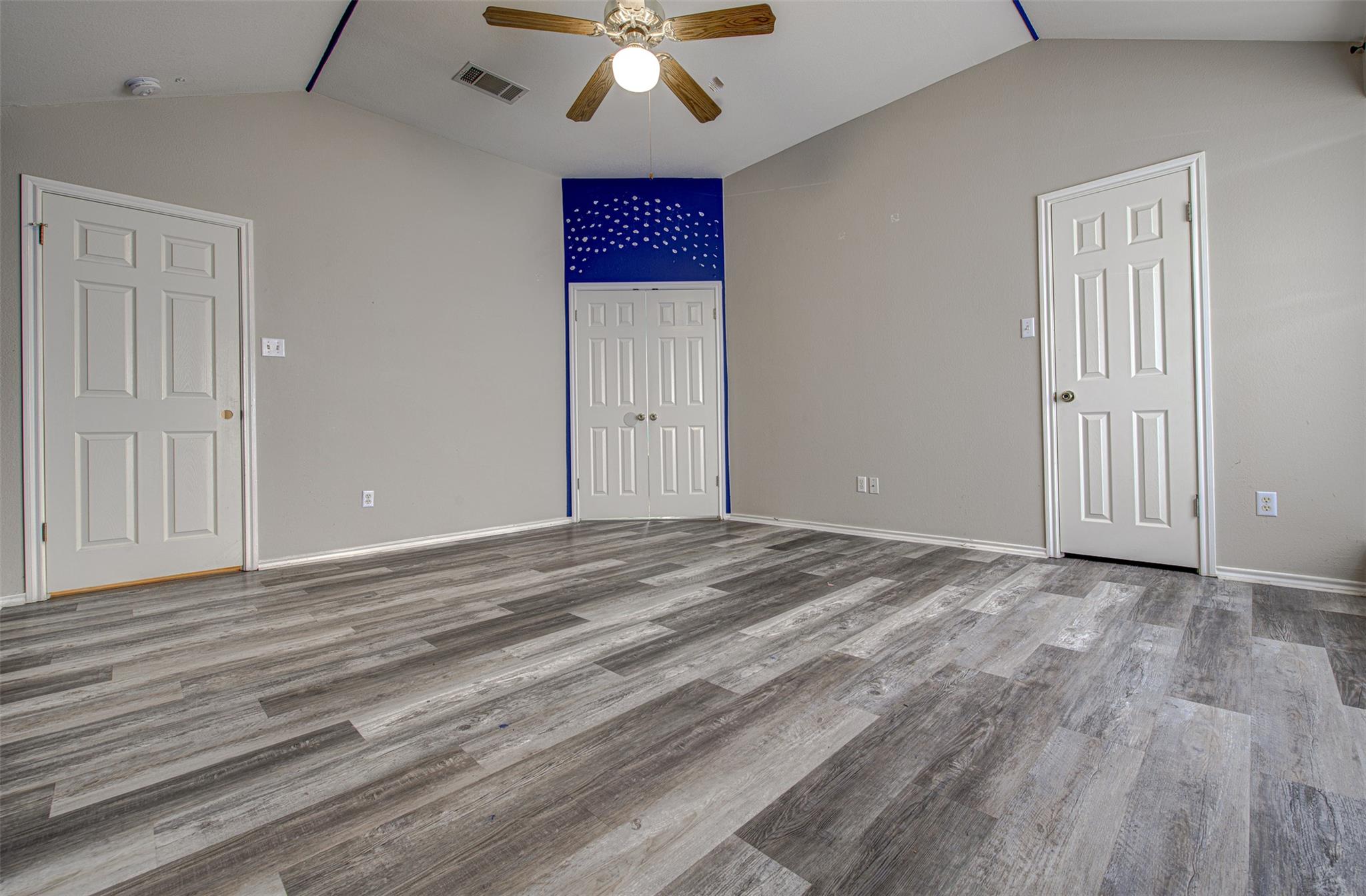 1817 Rosenborough Ln N, Round Rock, TX 78665