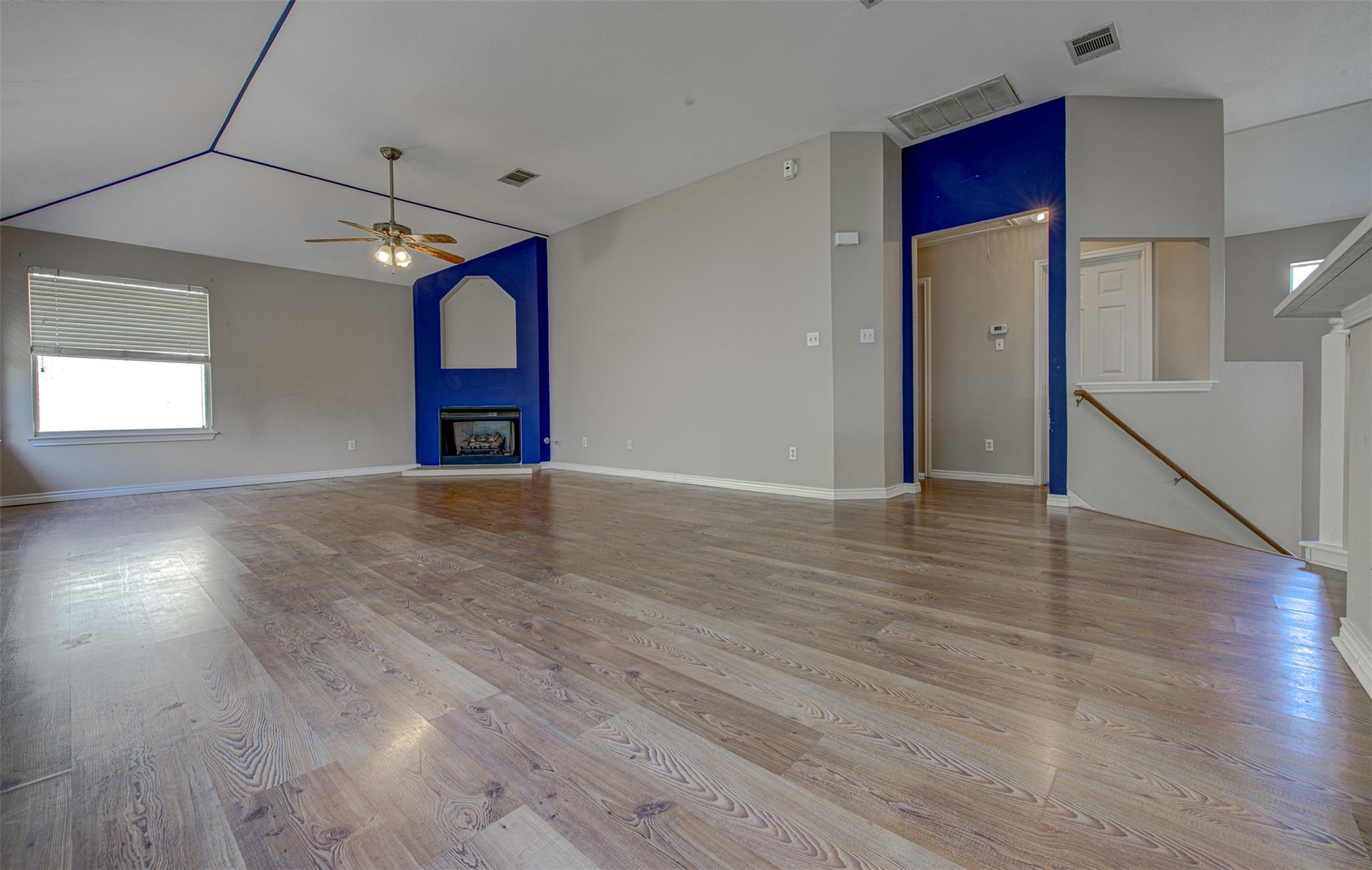 1817 Rosenborough Ln N, Round Rock, TX 78665