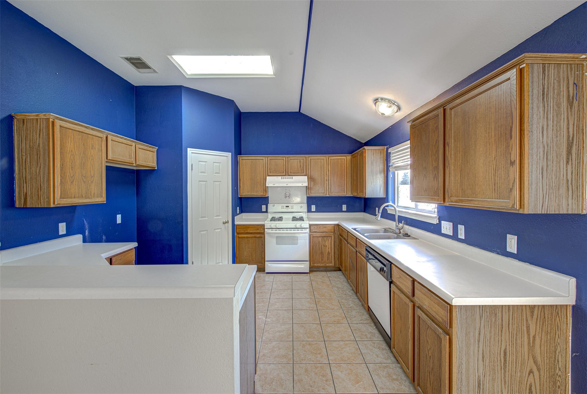 1817 Rosenborough Ln N, Round Rock, TX 78665