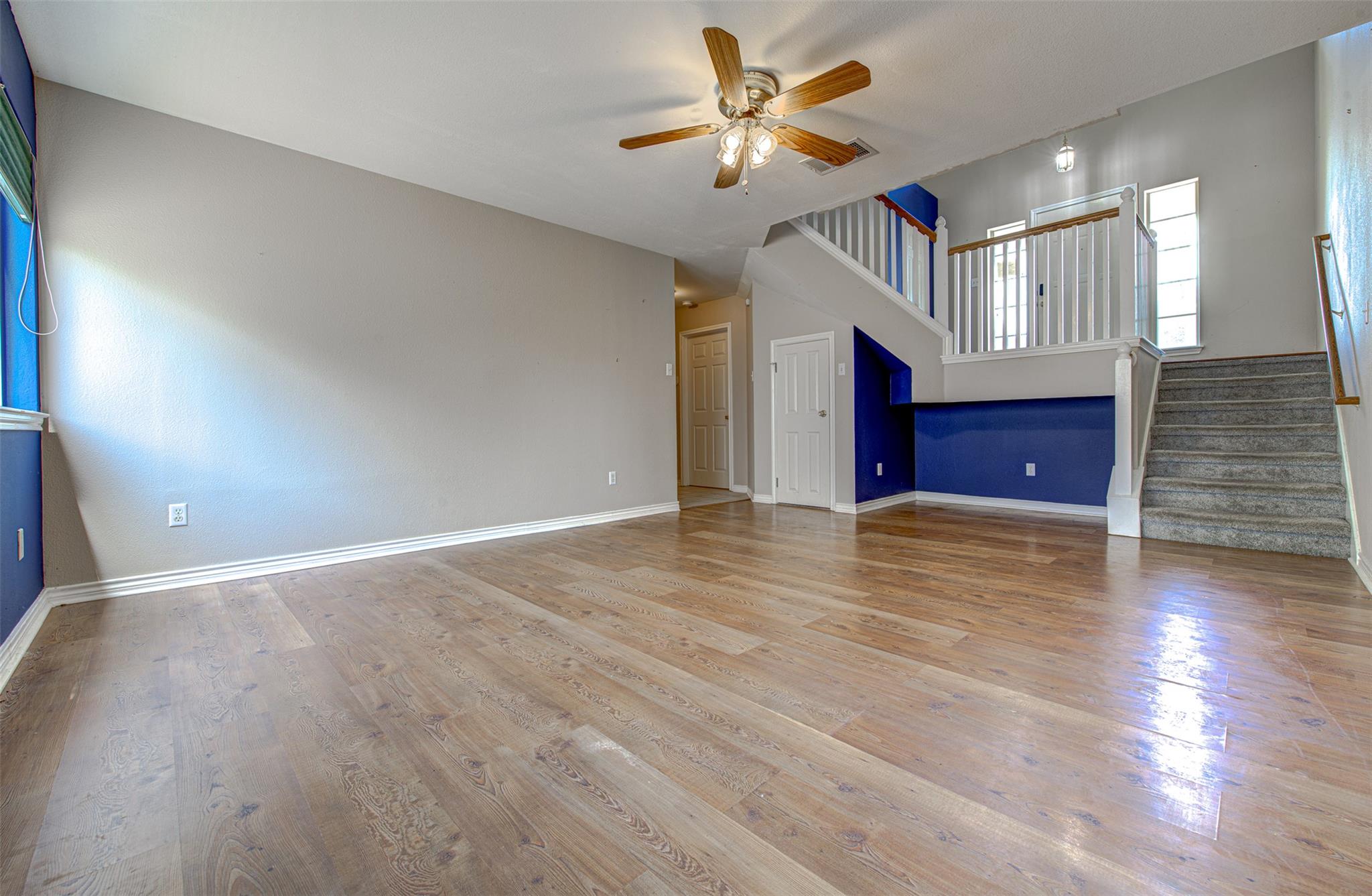 1817 Rosenborough Ln N, Round Rock, TX 78665