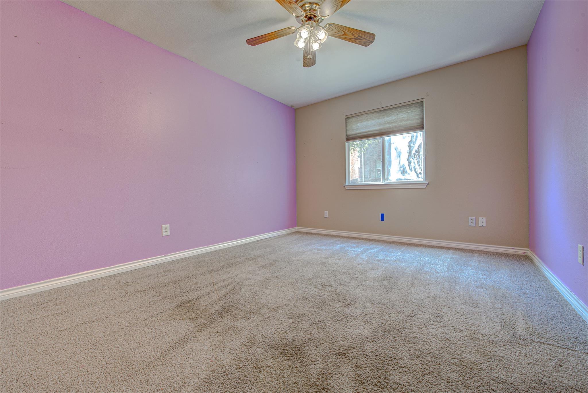 1817 Rosenborough Ln N, Round Rock, TX 78665