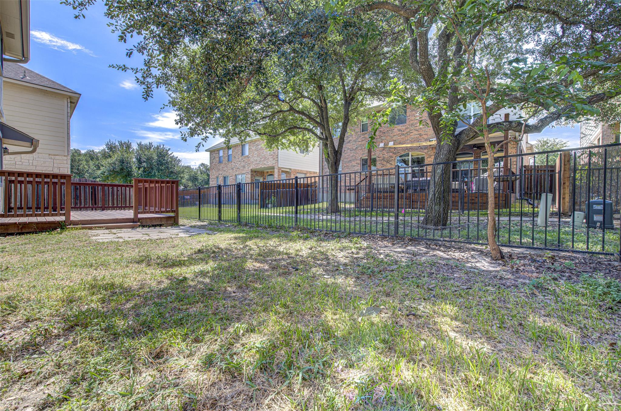 1817 Rosenborough Ln N, Round Rock, TX 78665