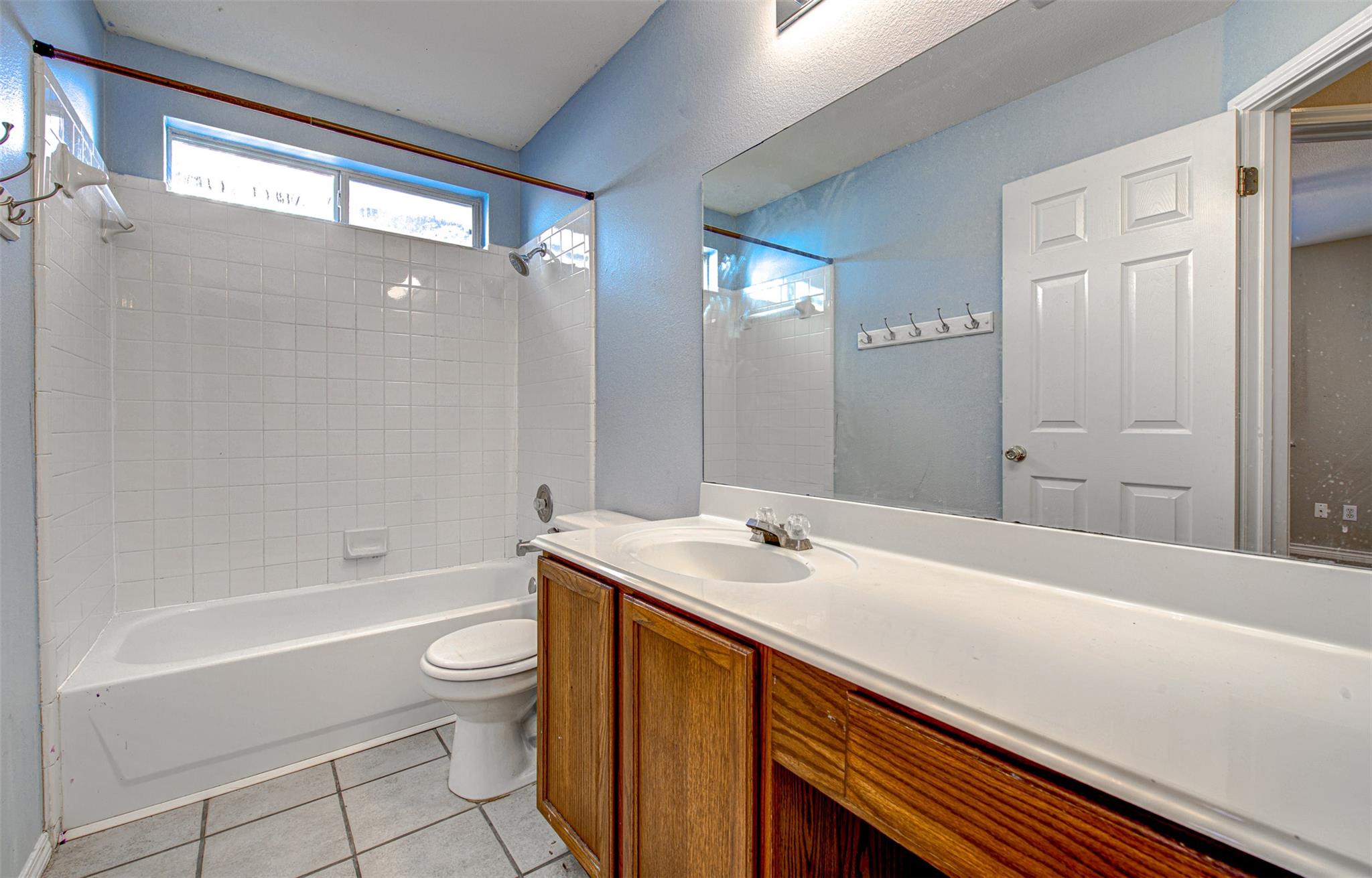 1817 Rosenborough Ln N, Round Rock, TX 78665