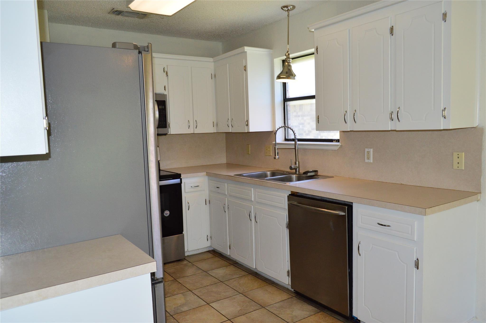 1404 Rob Ln, Copperas Cove, TX 76522