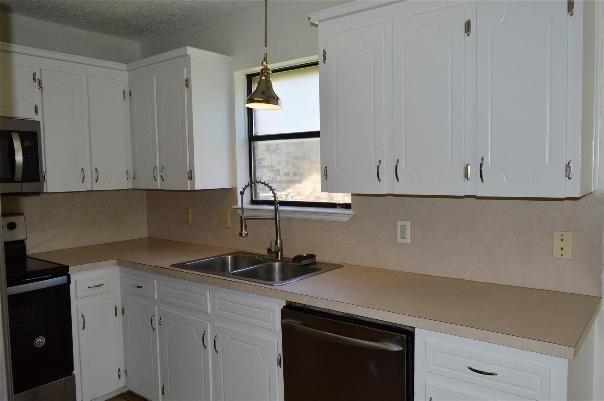 1404 Rob Ln, Copperas Cove, TX 76522