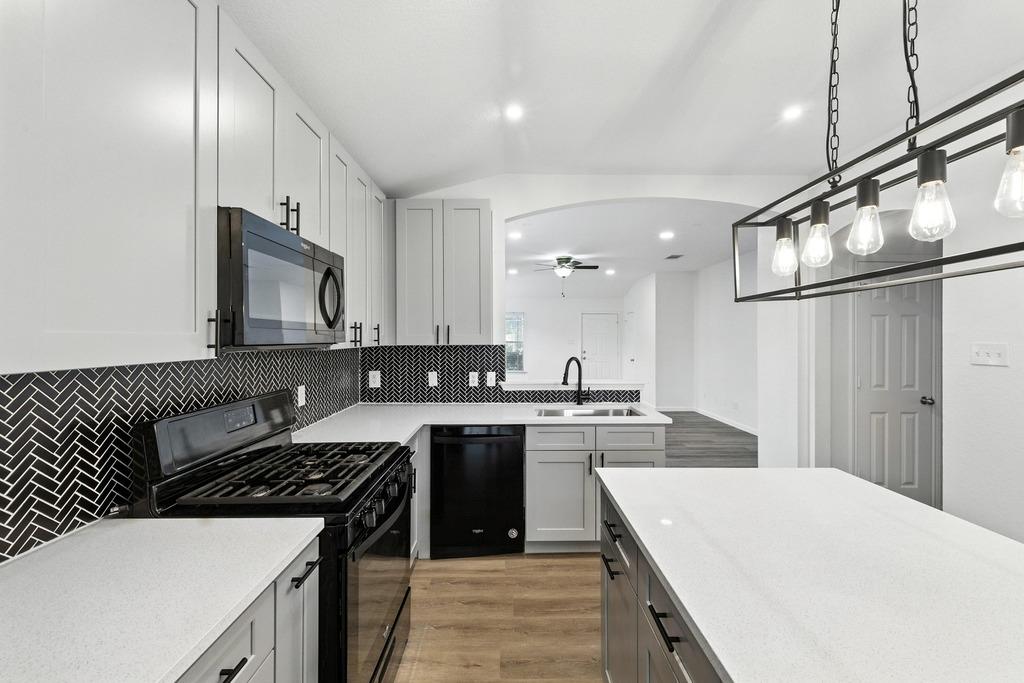 263 Feathergrass Drive, Buda, TX 78610