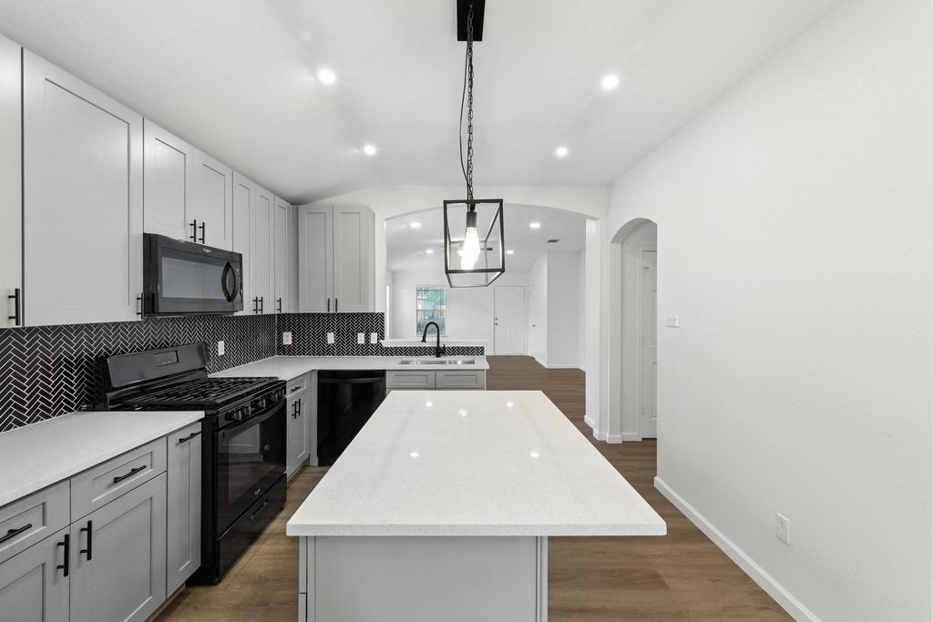 263 Feathergrass Drive, Buda, TX 78610