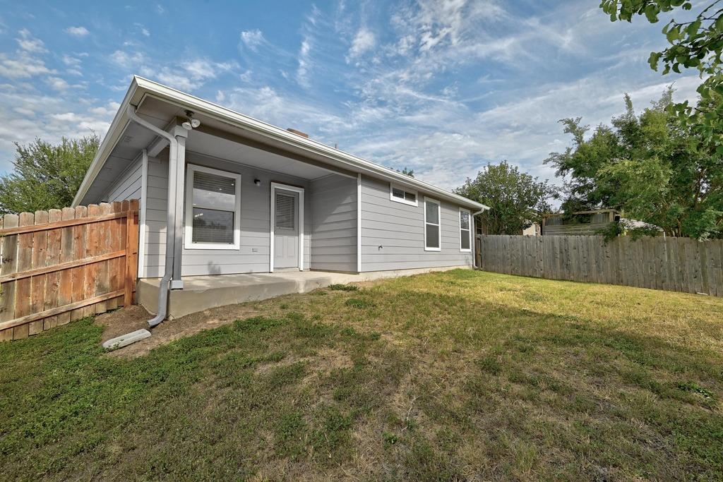 263 Feathergrass Drive, Buda, TX 78610