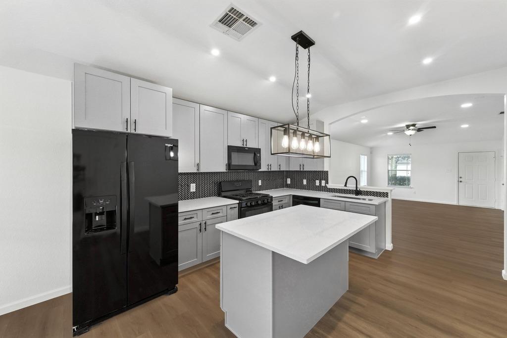 263 Feathergrass Drive, Buda, TX 78610