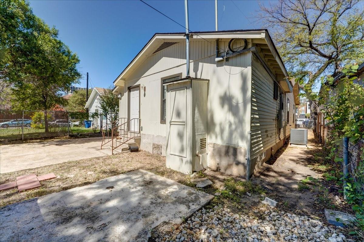 1105 E 3rd St, Austin, TX 78702