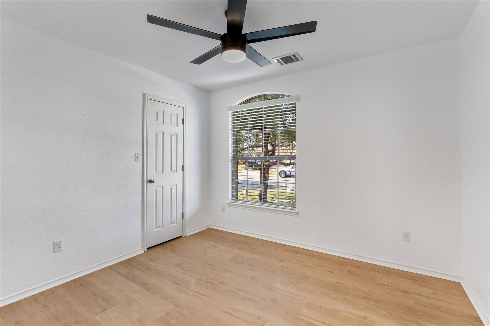 105 Peggy Cv, Liberty Hill, TX 78642