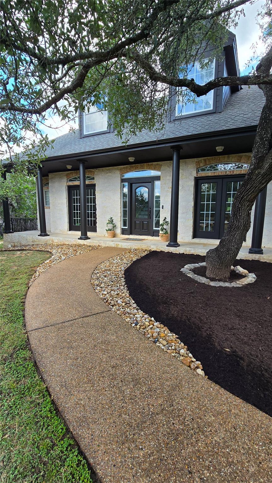 713 OAKWOOD Ln, Dripping Springs, TX 78620