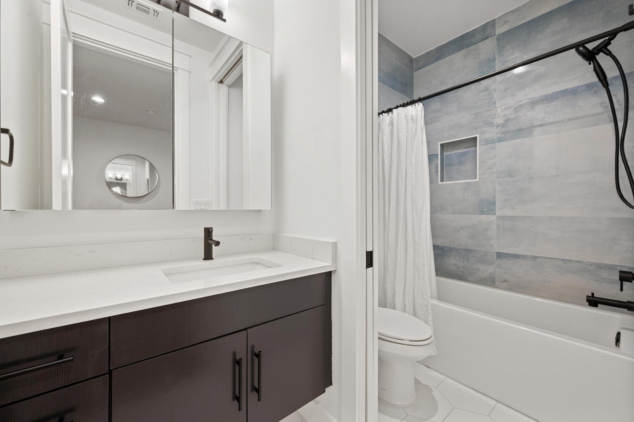 2104 E 2nd St # 1, Austin, TX 78702