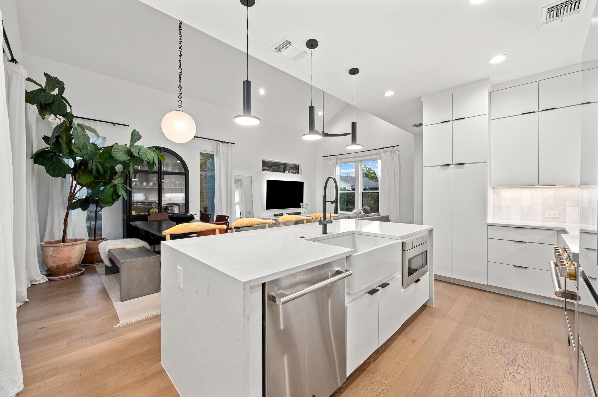 2104 E 2nd St # 1, Austin, TX 78702