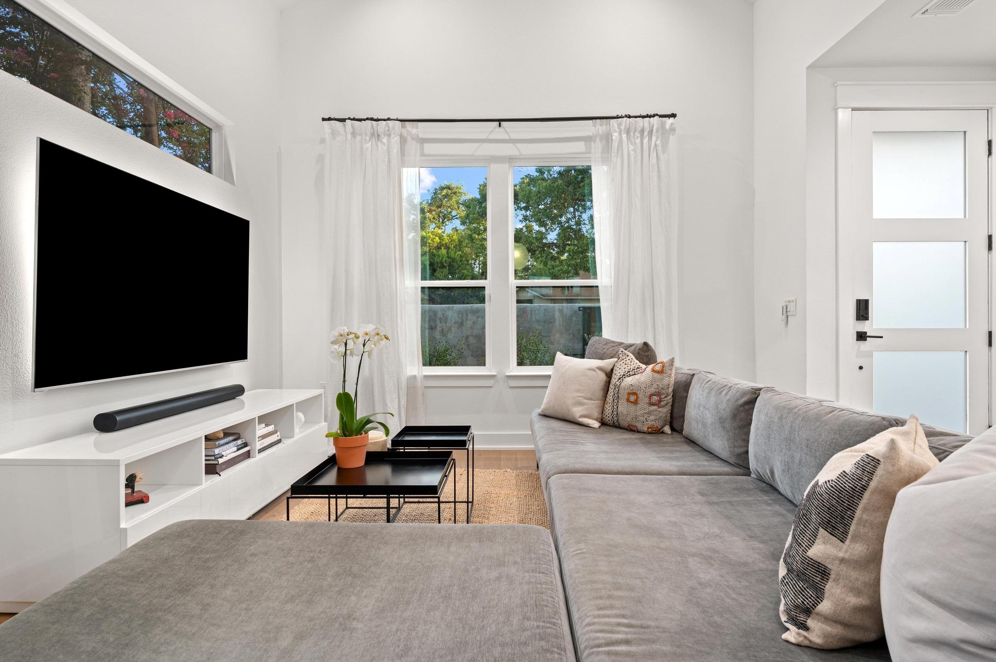 2104 E 2nd St # 1, Austin, TX 78702