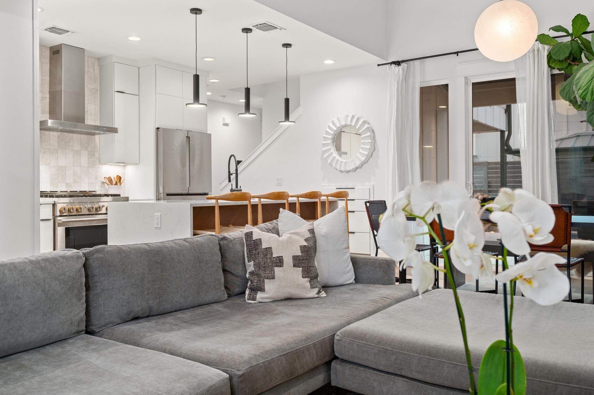 2104 E 2nd St # 1, Austin, TX 78702