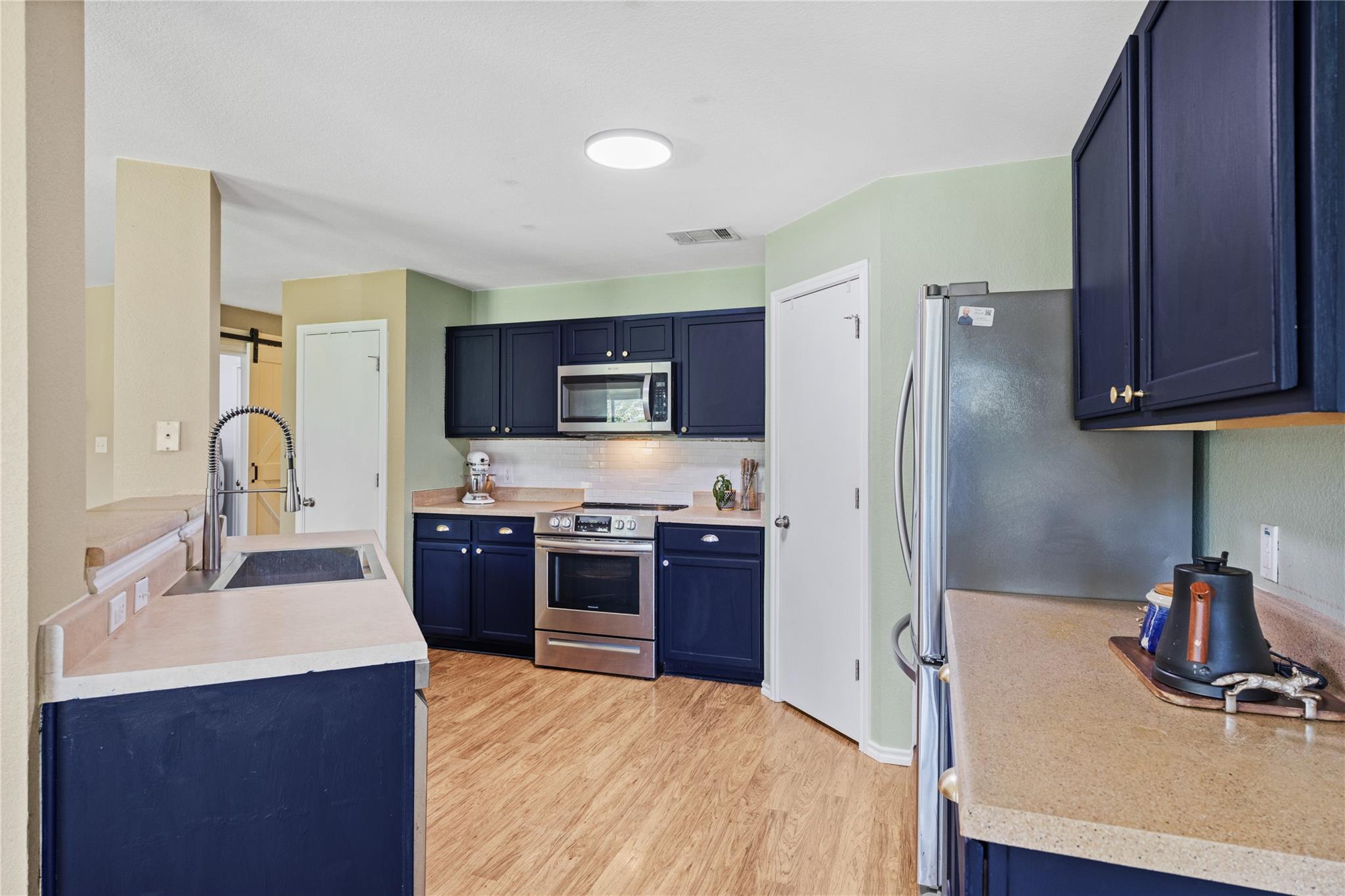 303 Almquist St, Hutto, TX 78634